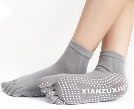 Non Slip Yoga Toe Socks with good Grip